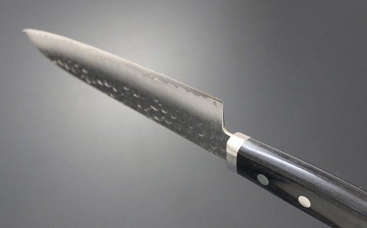 H32-23 兼常作 鎚目VG-1 黒合板柄 剣型包丁 180mm（KC-945） ～よく切れる ステンレス 職人業 職人魂 関の刃物 海外でも人気～