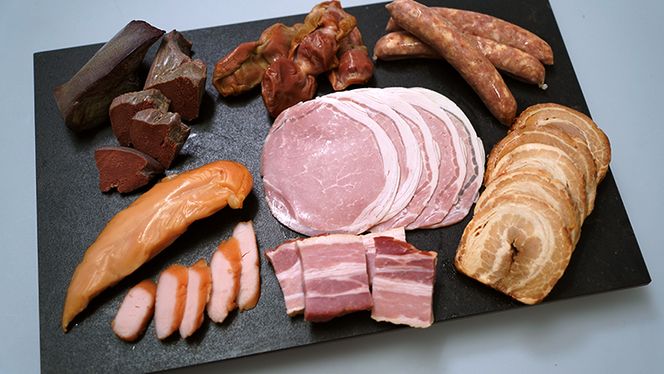 燻製職人！風實 お手軽燻製宅飲みセット  ギフト 贈答 詰め合わせ セット BBQ バーベキュー 晩酌 おつまみ お楽しみ おたのしみ パーティー ハム ベーコン ウインナー レバー 砂肝 チャーシュー かざみ [AJ007ci]