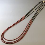 赤珊瑚とオニキス３連ネックレス　kn010