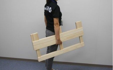 24-256．国産 四万十ひのき使用『ヒノキの折りたたみベンチ』