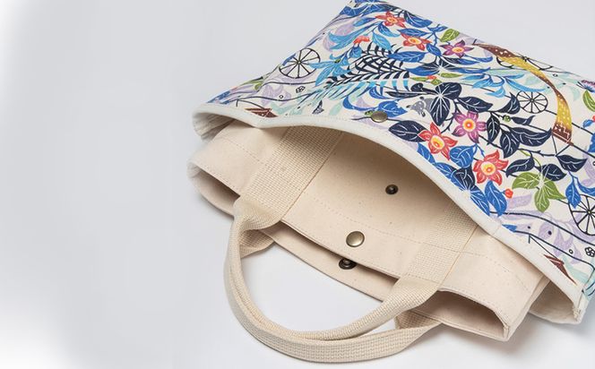 「琉球帆布」お散歩バッグ きらきらシークヮーサー - 帆布 布 トート トートバッグ 琉球紅型 人気 紅型作家 宮城守男 おしゃれ レディース ファッション お出かけ かばん 鞄 手仕事 手づくり ハンドメイド 琉球帆布 伝統技術 沖縄県 八重瀬町【価格改定】