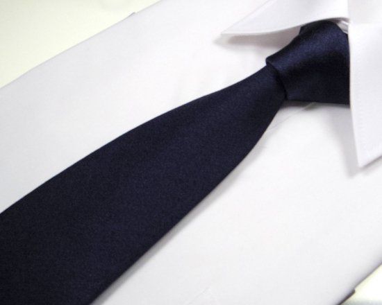 郡内織物「富士桜工房」シルクネクタイ『燻』梨地無地 勝色 FAA1050