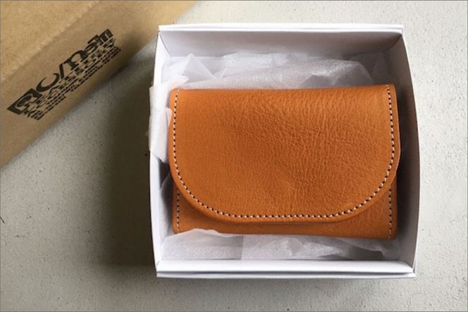 カードケース（キャメル）　LC00007