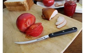 H5-64 関兼常 トマトスライサー （KC-093） ～トマト 包丁 スライサー ステンレス ギザ刃 ノコ刃 フルタング サラダ フルーツ ステーキナイフにも 関市 刃物 日本製 北正 関の刃物～