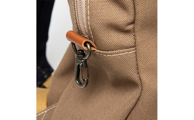 「琉球帆布」ビーンズリュック / ライトブラウン - 帆布 布 バッグ 鞄 かばん ユニセックス 手づくり ハンドメイド 馴染みやすい 茶色 人気 シンプル おしゃれ 使うほど 馴染む 牛革 定番 琉球帆布 伝統技術 沖縄県 八重瀬町【価格改定】