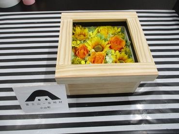 2J2富士山白雪姫花手箱　プリザーブドフラワーBOX（15cm×15cm×9cm）