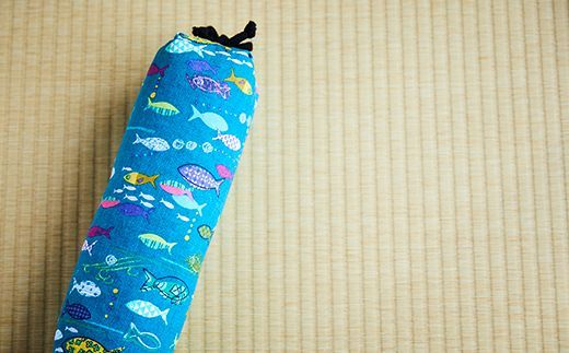 健康のお手伝い　手作り　骨盤枕、首枕(青さかな柄)　HT00009