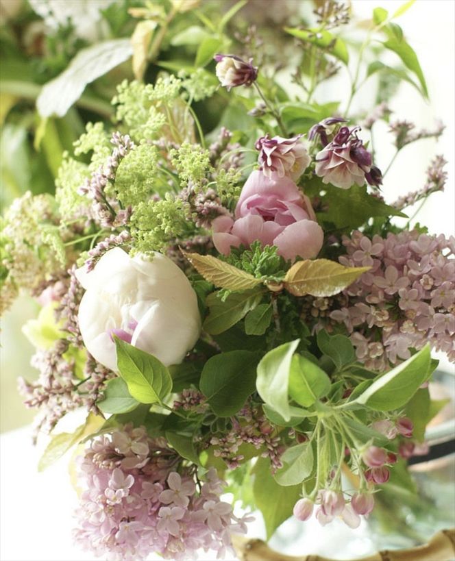 159-2039-05　季節のアレンジメント（アレンジメント・生花：ピンク系）　事前やりとりしてのオーダーメイド。旬のお花と季節のグリーン、実物や枝物等を合わせてご用意いたします。【 花束 アレンジメント 神奈川県 大磯町 】