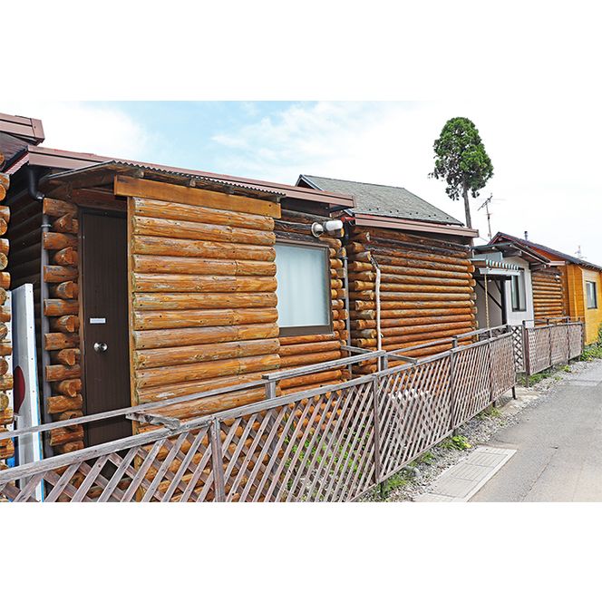 B-6 ヒノキ張り・ヒノキ風呂付きプレミアムハウス宿泊券　しし鍋付き　（一泊二食・ペア）