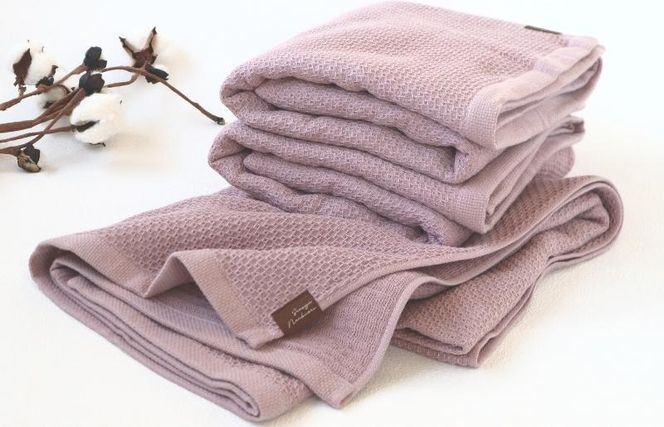 G1929 【ソフトハニカム】泉州南部織 バスタオル3枚セット（くすみ桜）+ソフトハニカム織ハーフハンカチ1枚