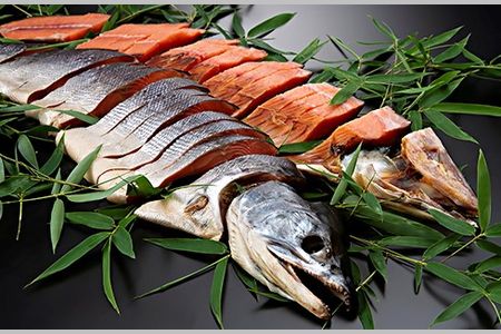 D4008 塩引鮭1尾と鮭のみそ漬・粕漬・焼漬・酒びたしのセット 