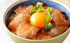 板前特製たれ仕込み！初音の旬の魚の漬け丼２セット【６回定期便】　hn098