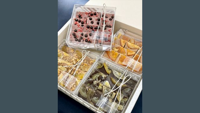 【 お中元 熨斗 付】 ショコラ フリュイ 4種セット（ とちおとめ 、 アップルパイ 、 レモンティー 、 キャラメル オレンジ ） チョコレート チョコ スイーツ デザート 高級 ギフト 贈り物 お礼 プレゼント 手土産 お菓子 [DJ62-NT]