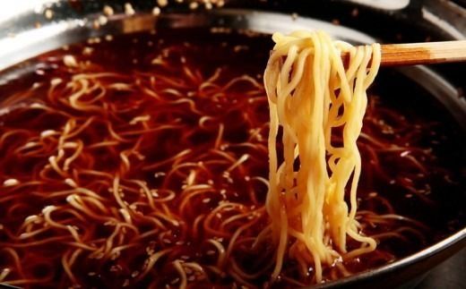 【C8-016】九州産黒毛和牛もつ鍋（醤油）3～4人前 やみつき手羽から付