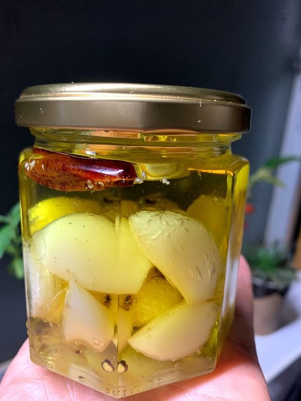 【先行予約／数量限定40】新にんにく1kg（15玉～30玉前後） にんにくコンフィレシピ付き（栽培期間中農薬・化学肥料・除草剤不使用）（2026年6月上旬～発送）　KU00068