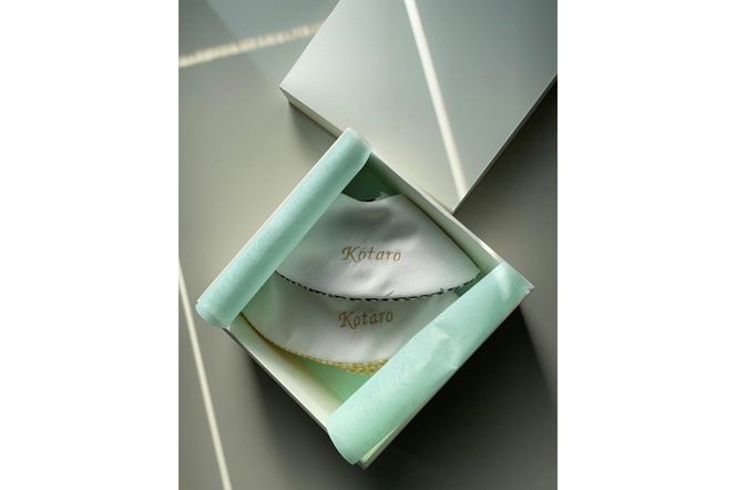 シルクの贈り物 名入れベビースタイ　2枚セット　EW00003