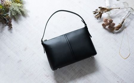 天ファスナーフォーマルバッグ　豊岡鞄　TOTTE(グレージュ）