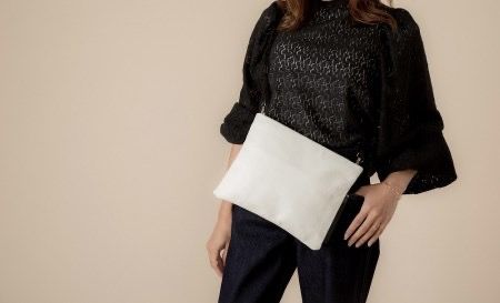 豊岡鞄TOTTEシュリンクサコッシュMBC018アイボリー