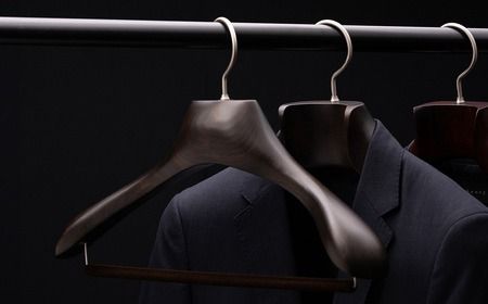 NAKATA HANGER メンズスーツハンガー AUT-03 / 国産 木製 中田工芸製 ナカタハンガー 紳士服 スーツ ジャケット コート用 パンツ スーツハンガー 新生活 クローゼット