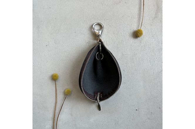 バナナキーケース（ヌメブラック）　LC00016