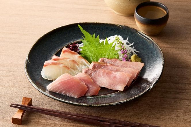 晩酌に便利！魚屋オススメお任せ刺身3種盛り合わせ（2～3切れ×3種×3パック）　TB00032