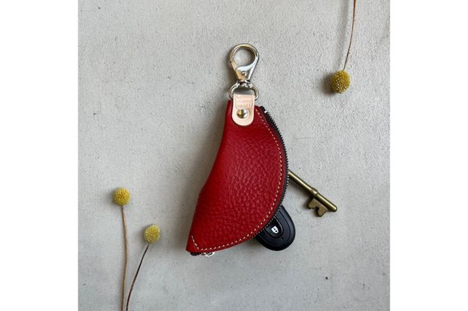 バナナキーケース（ヌメレッド）　LC00013