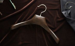 NAKATA HANGER レディスジャケットハンガー AUT-03W / 女性用 ハンガー 国産 木製 中田工芸製 ナカタハンガー レディース スーツ ジャケット コート用 スーツハンガー 新生活 クローゼット スリム