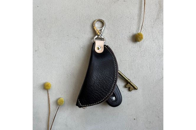 バナナキーケース（ヌメブラック）　LC00016