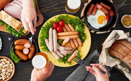 国際コンテストで金賞受賞！ハム ソーセージ 詰め合わせ 6種 793g Aセット（TS-2） / ガーリックウィンナー 岩津ねぎウインナー スパイシーフランク ソフトサラミ 但馬牛入りウインナー リオナソーセージ IFFA金賞【但馬の郷】