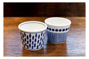 出石焼きのオリジナル蕎麦猪口2個セット（革の猪口把手付き）