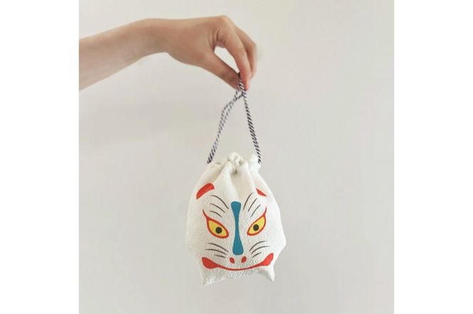 丹後ちりめん 祭巾着（きつね） サイズ：約17cm×13cm　DZ00027-03