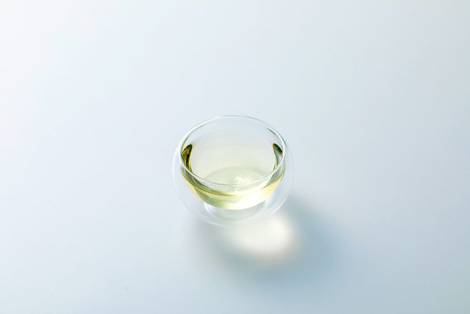 ドメーヌ・タカヒコ ナナツモリのピノノワールの葉を使った北海道TEA_Y037-0336