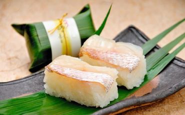 紀州和歌山のあせ葉寿司鯛と鮭 各7個ずつ【化粧箱入り】【tec605】