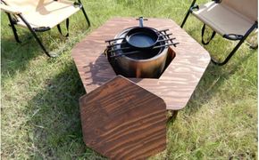 熟練の職人が作る キャンプ・バーベキューにもってこい！ コンパクト収納 持ち運びに便利 組み立て式 焚き火台が入る アウトドアテーブル  / キャンプ 家具 テーブル アウトドア 【myv001】
