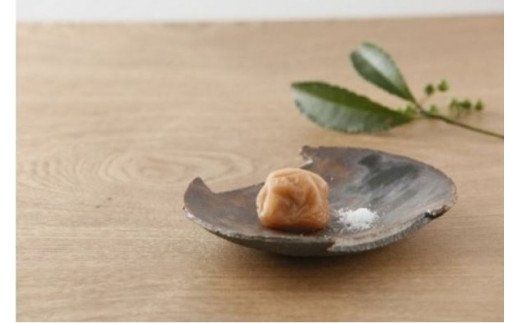 昔ながらのすっぱいしょっぱい梅干し1kg [中玉]２Ｌサイズ(化粧箱入)【sgtb220A】