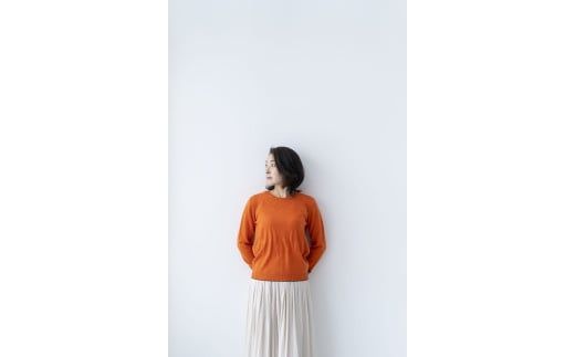 ラウンドネックプルオーバー(キャロット)女性用サイズ:S(36)≪白田のカシミヤ≫