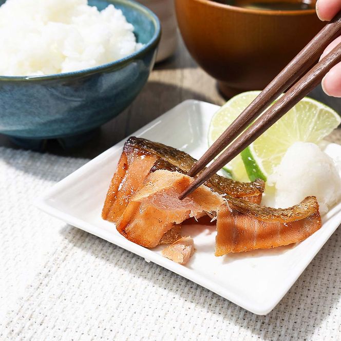 焼魚 4種食べ比べ(さば＋鮭＋旬の魚2種) 計8袋 鯖 サバ さけ サケ 秋鮭 焼き魚 レンジ 魚 魚介類 海鮮 国産 簡単 時短 おかず おつまみ 和食 惣菜 食品 お取り寄せ