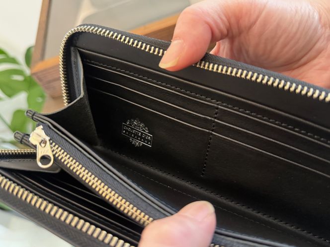 革職人が作った牛革ラウンドファスナー長財布［BLK］ 304018_AX26VC02