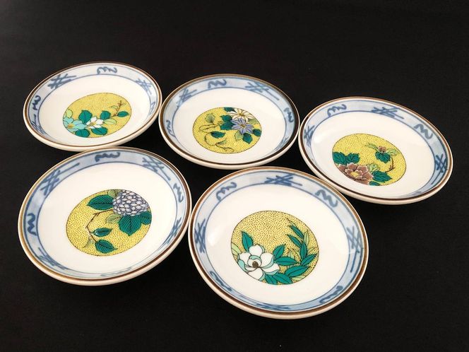 九谷焼　3号皿揃 　吉田屋草花　(5枚セット） a01 食器 キッチン雑貨 キッチンアイテム 雑貨 小物 お皿 丸皿 豆皿 食卓 テーブルコーディネート 