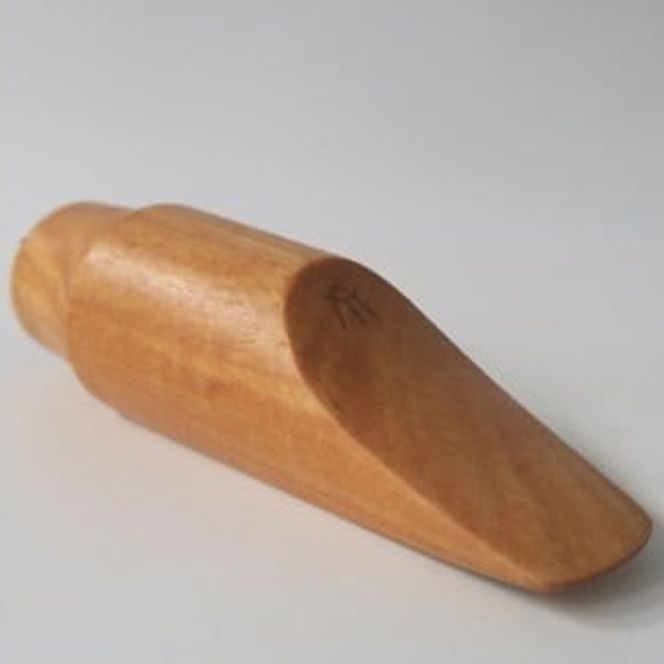 木製マウスピース（アルトサックス）　カバザクラ材（国産） ［195S07］ 木製マウスピース アルトサックス カバザクラ材 国産 木製 木材 マウスピース アルト サックス 硬い素材 希少 木肌 なめらか 温か味 サウンド クラシック JAZZ 製品保証 愛知県 小牧市 送料無料