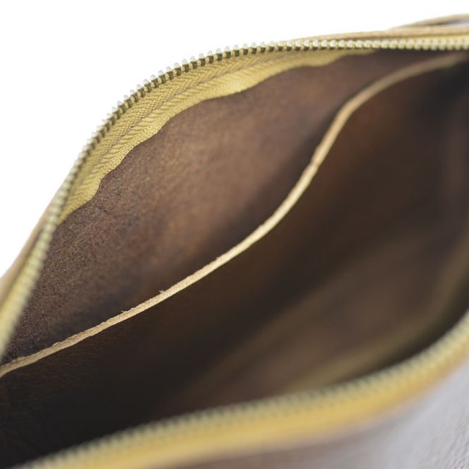 益子の革工房maharoのラウンドショルダーバッグ（S）キャメルブラウン｜栃木県 益子町 ふるさと納税 ショルダーバッグ バッグ 牛革 手作り (AX115-1)