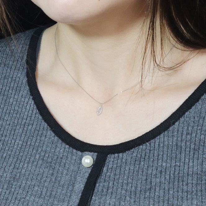 プラチナ 0.08ct マーキス型ダイヤモンドペンダント　BQ-207