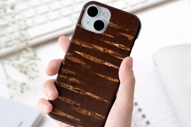 角館樺細工 《樺細工 八柳》 iPhone 15 ケース （無地） 角館工芸協同組合|02_kdk-0k1501a