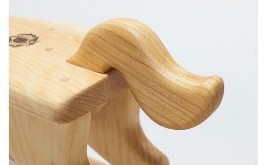 木のおもちゃ ハイヨーもくば 木馬 木製 知育玩具 男の子 女の子 ギフト プレゼント 贈り物 出産祝い 誕生日祝い 日本製 手作り 受注生産品 名入れ可能 山のくじら舎 1.5歳 バランス感覚 想像力 ヒノキ 植物性オイル 安全 W700mm D230mm H420mm 耐荷重 50kg 乗用玩具 インテリア 天然素材 エコ 国産 職人 手仕事 伝統工芸 木工 デザイン 安芸市 高知県