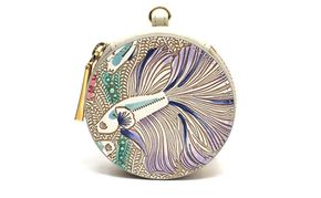 【文庫屋大関】マカロンポーチ ラビリンスフィッシュ＜パープル＞【皮革工芸品】 ポーチ ミニポーチ 小物入れ アクセサリー入れ イヤホン入れ 収納 保管ケース 手のひらサイズ  本革 革 皮革 工芸品 工芸 雑貨 ギフト プレゼント 日本製 東京