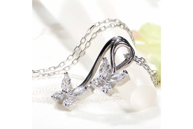 ネックレス プラチナ Pt900 ダイヤモンド 0.5ct 蝶 モチーフ ペンダント レディース ちょうちょ バタフライ ジュエリー ダイヤ 【f280-d-pt】 [株式会社オーダーメイドジュエリーメイ 山梨県 韮崎市 20745057]