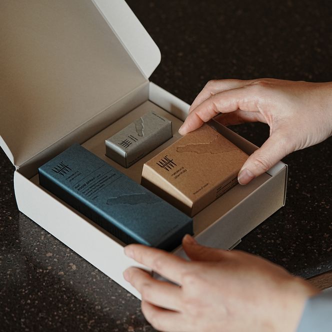 BOX SET (maf essential oil tea tree + maf cold process soap MA + maf room spray No.01)