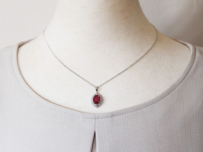 ルビー ペンダント 2ct K18WG 大粒  （12372）　BR-51