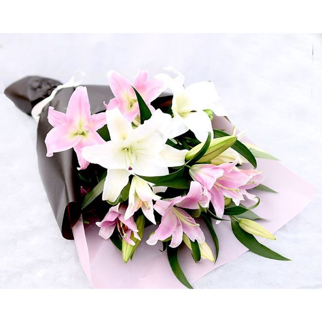 【母の日ギフト】カサブランカとピンク百合の花束＜お届け日：2026年5/4～5/10 当店おまかせ ＞【母の日 ギフト カサブランカ ピンク 百合 花束 花 花傷み防止 大阪府 門真市 】 272230_BG067