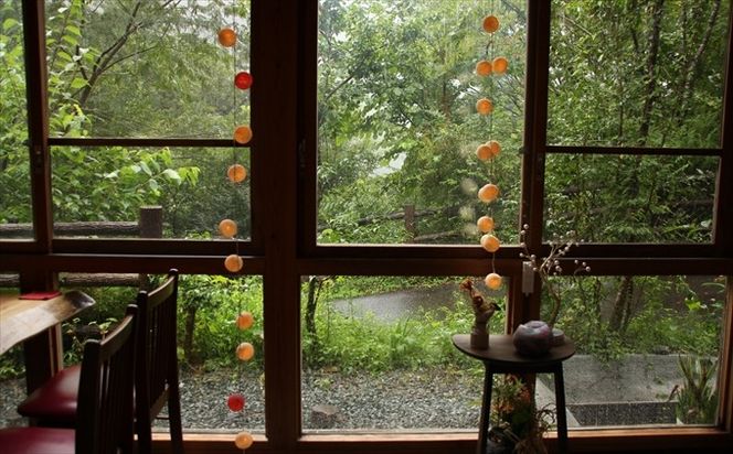 森のレストランで味わう、特別なひととき。「cafe'&bistro 木の根 に萌す。お食事券（2名様）」